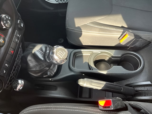 2018 Jeep Wrangler JK Unlimited Sahara - Photo 20