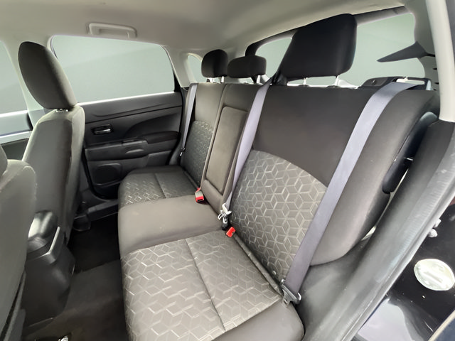 2024 Mitsubishi Outlander Sport S - Photo 25