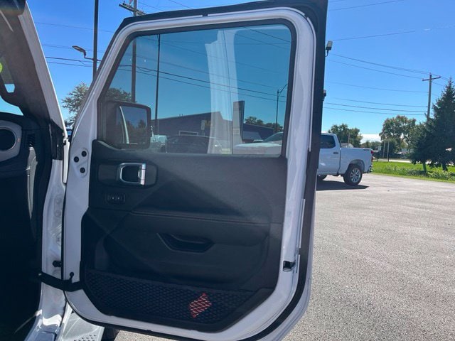 2024 Jeep Wrangler 4-Door Sahara - Photo 31