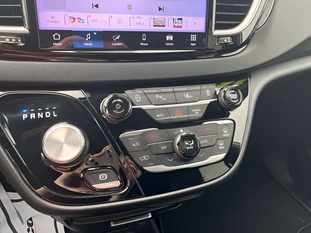 2025 Chrysler Pacifica Select - Photo 19