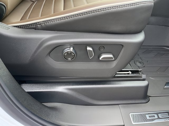 2027 GMC Yukon Denali Ultimate - Photo 38