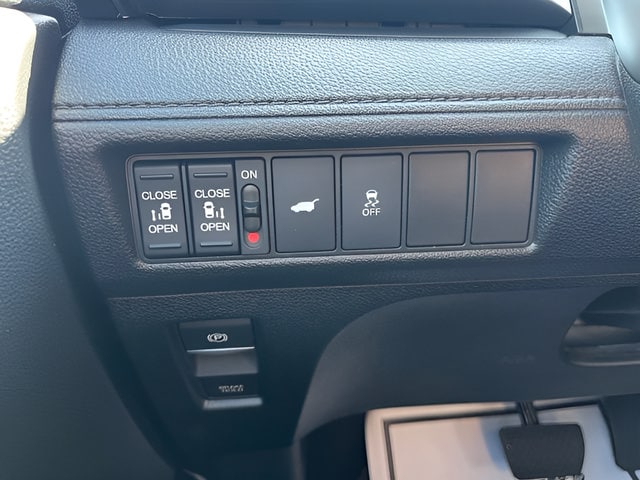 2025 Honda Odyssey EX-L - Photo 14