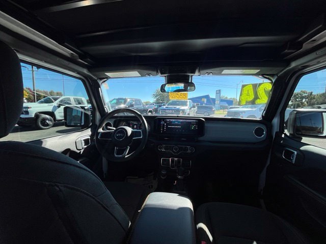 2024 Jeep Wrangler 4-Door Sahara - Photo 30