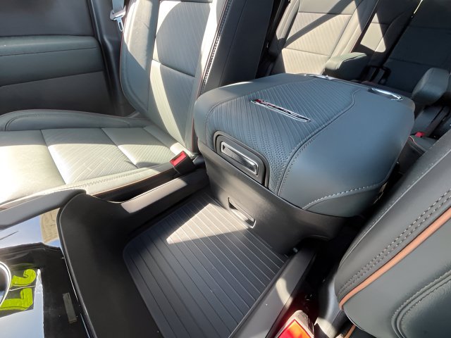2027 GMC Yukon AT4 - Photo 34