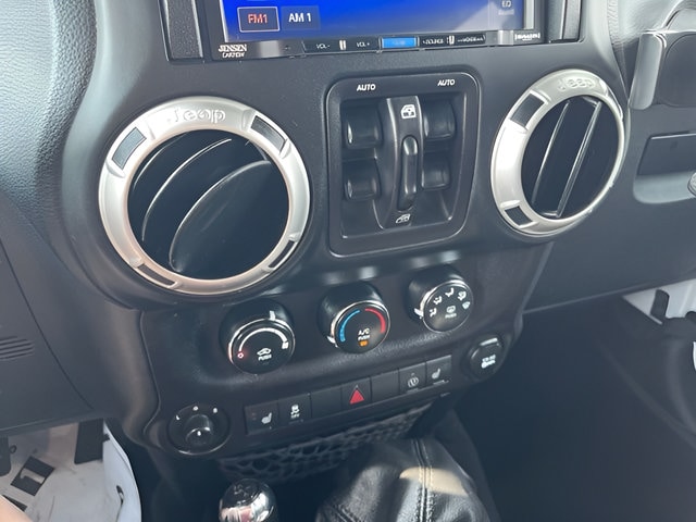 2018 Jeep Wrangler JK Unlimited Sahara - Photo 18