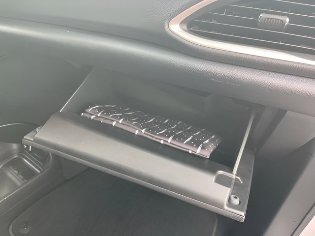 2025 Chrysler Pacifica Select - Photo 38