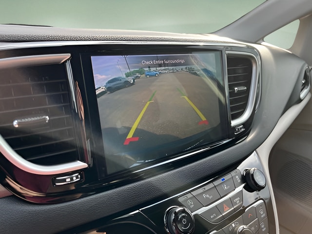 2024 Chrysler Pacifica Touring L - Photo 18