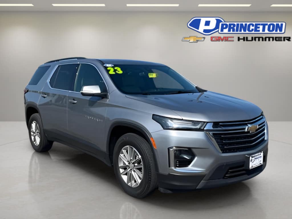 Used 2023 Chevrolet Traverse LT Cloth SUV
