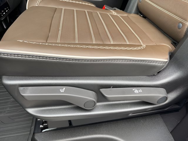 2027 GMC Yukon Denali Ultimate - Photo 30