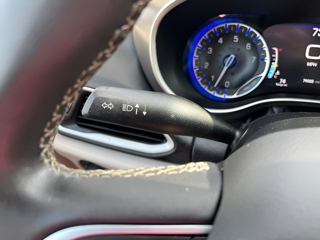 2024 Chrysler Pacifica Touring L - Photo 16