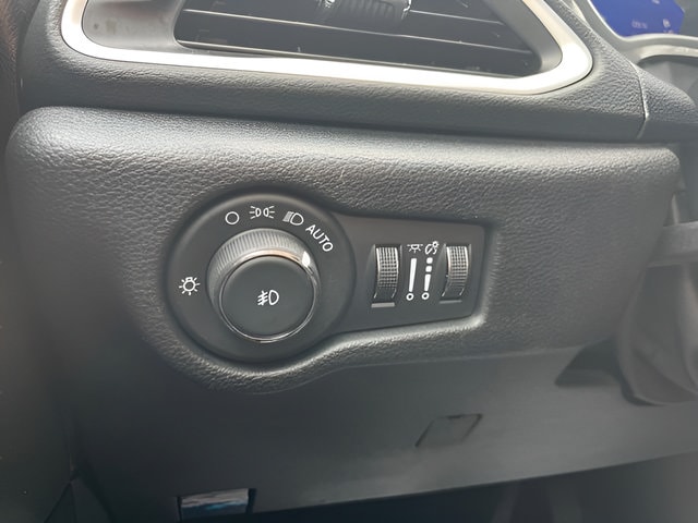 2025 Chrysler Pacifica Select - Photo 14