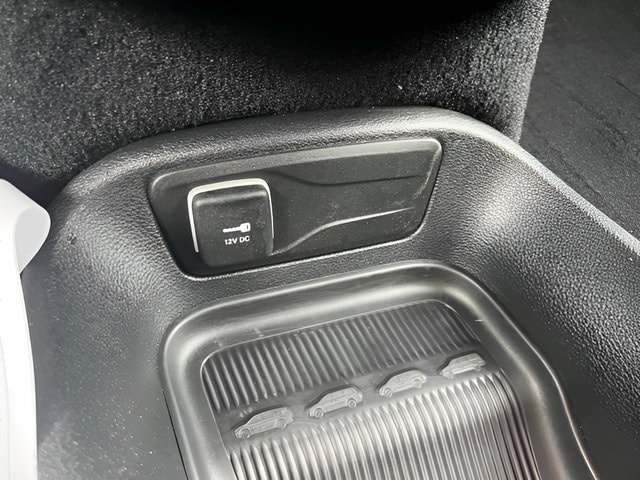 2025 Chrysler Pacifica Select - Photo 22