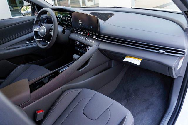 2025 Hyundai Elantra Blue - Photo 24