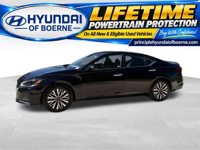 Used 2023 Nissan Altima 2.5 SV Sedan