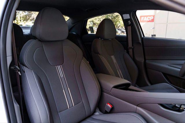 2025 Hyundai Elantra Blue - Photo 25