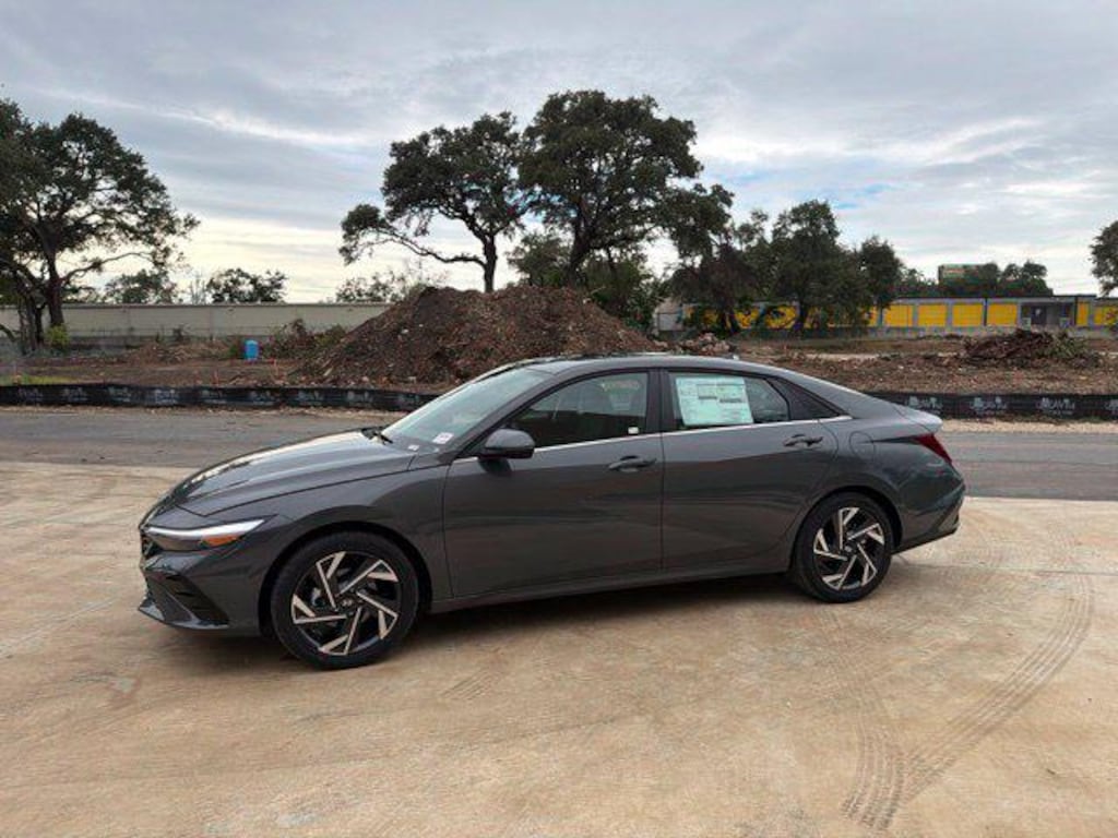New 2026 Hyundai Elantra Limited Sedan