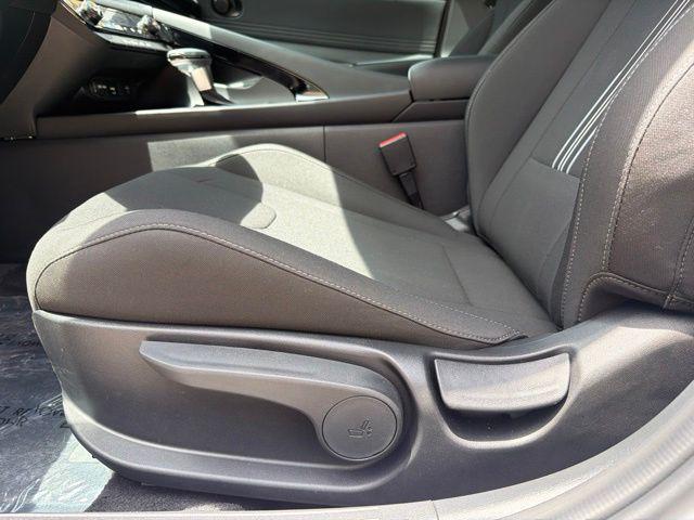 2025 Hyundai Elantra Blue - Photo 33