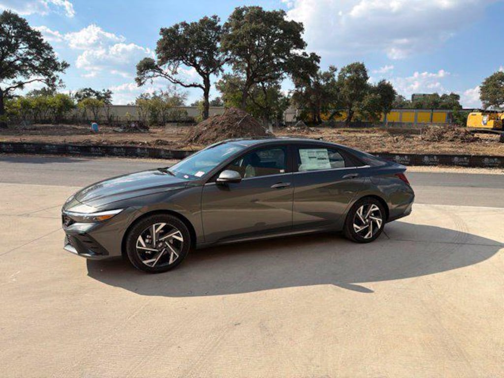 New 2026 Hyundai Elantra Limited Sedan