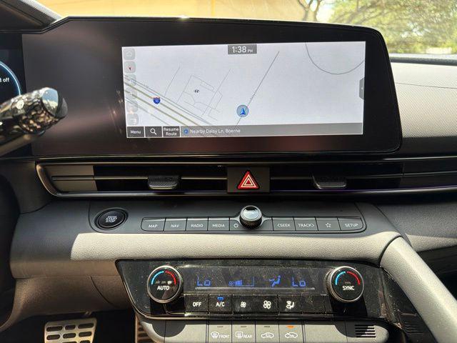2025 Hyundai Elantra Blue - Photo 23