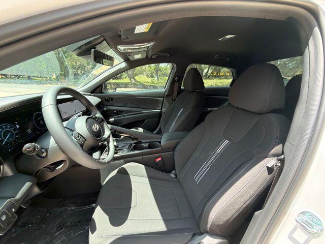 2025 Hyundai Elantra Blue - Photo 15