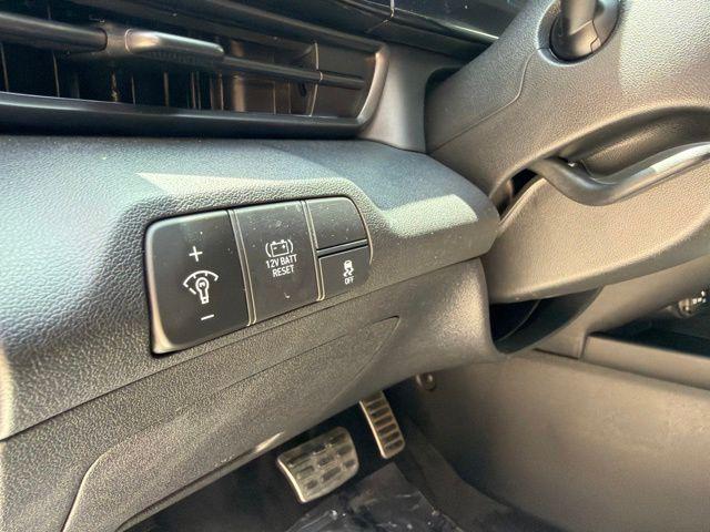 2025 Hyundai Elantra Blue - Photo 19