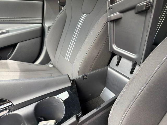 2025 Hyundai Elantra Blue - Photo 37