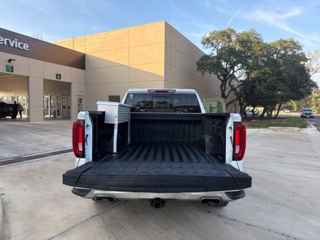 Used 2021 GMC Sierra 1500 SLT Truck
