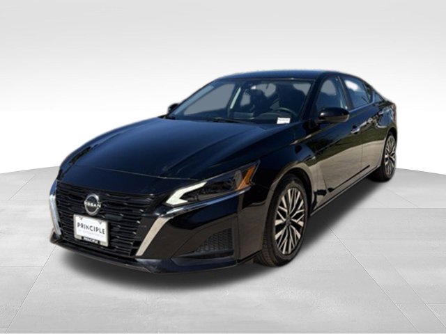 Used 2023 Nissan Altima 2.5 SV Sedan