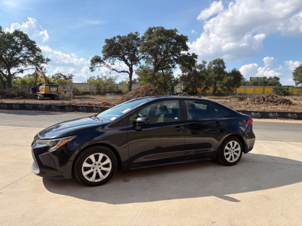 Used 2020 Toyota Corolla LE Sedan