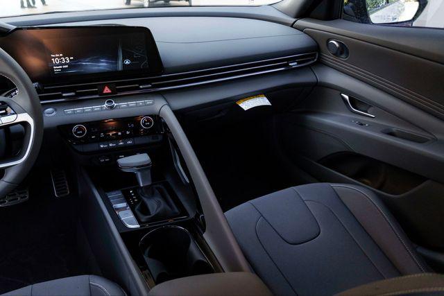 2025 Hyundai Elantra Blue - Photo 23