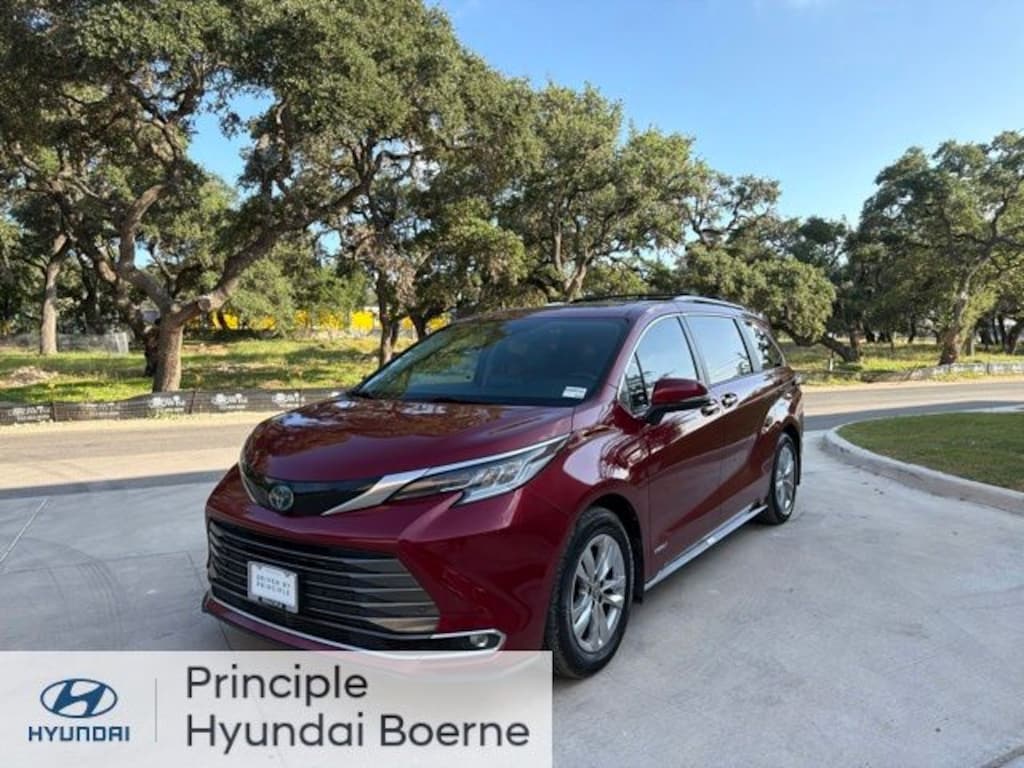 Used 2021 Toyota Sienna Limited Minivan/Van