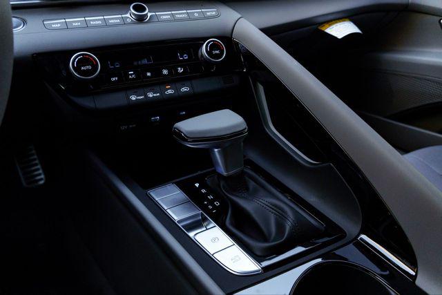 2025 Hyundai Elantra Blue - Photo 16