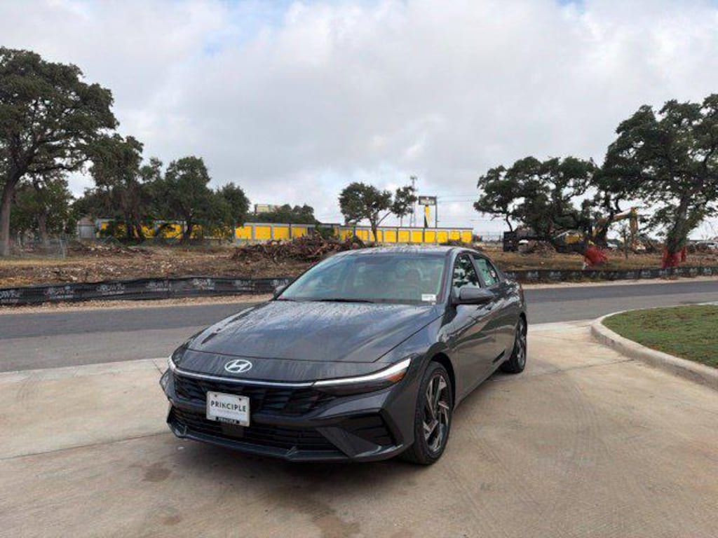 New 2026 Hyundai Elantra Limited Sedan