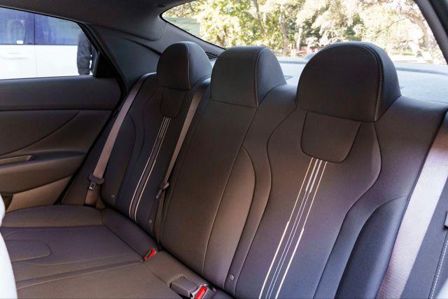 2025 Hyundai Elantra Blue - Photo 19
