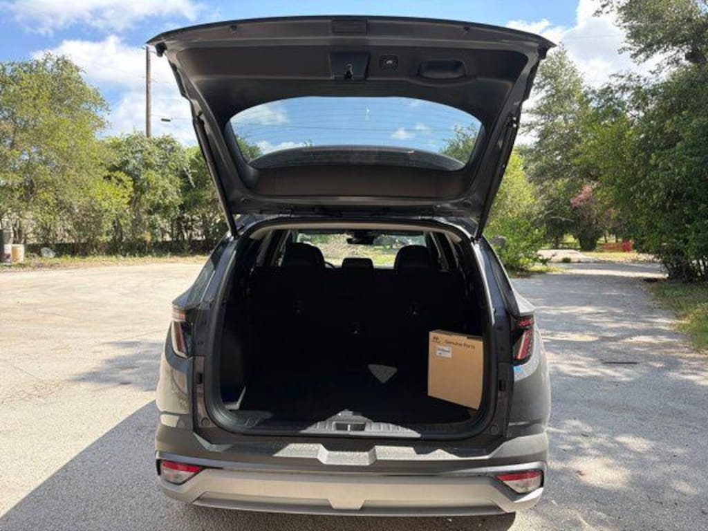 New 2026 Hyundai Tucson SEL Premium FWD SUV