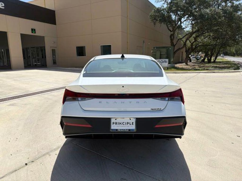 New 2026 Hyundai Elantra SE Sedan