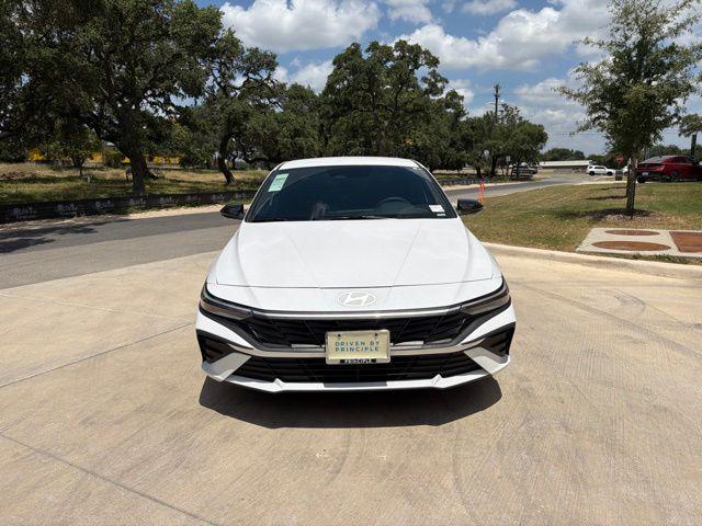2025 Hyundai Elantra Blue - Photo 7
