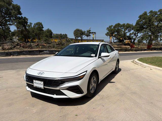 New 2026 Hyundai Elantra SE Sedan