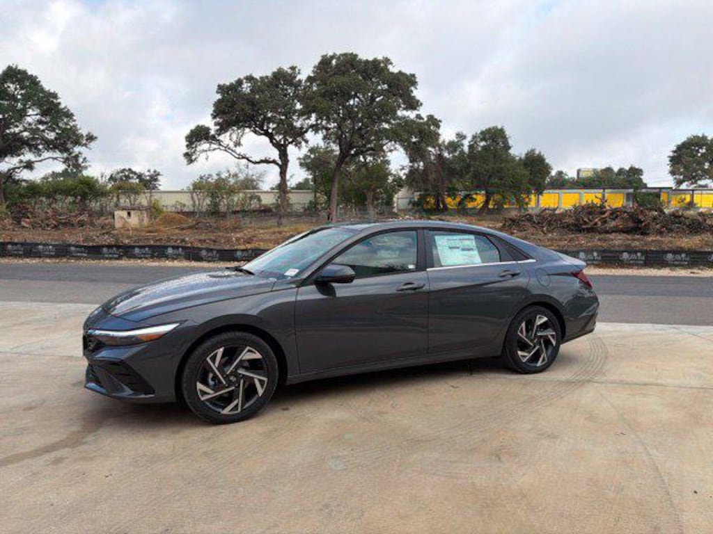 New 2026 Hyundai Elantra Limited Sedan