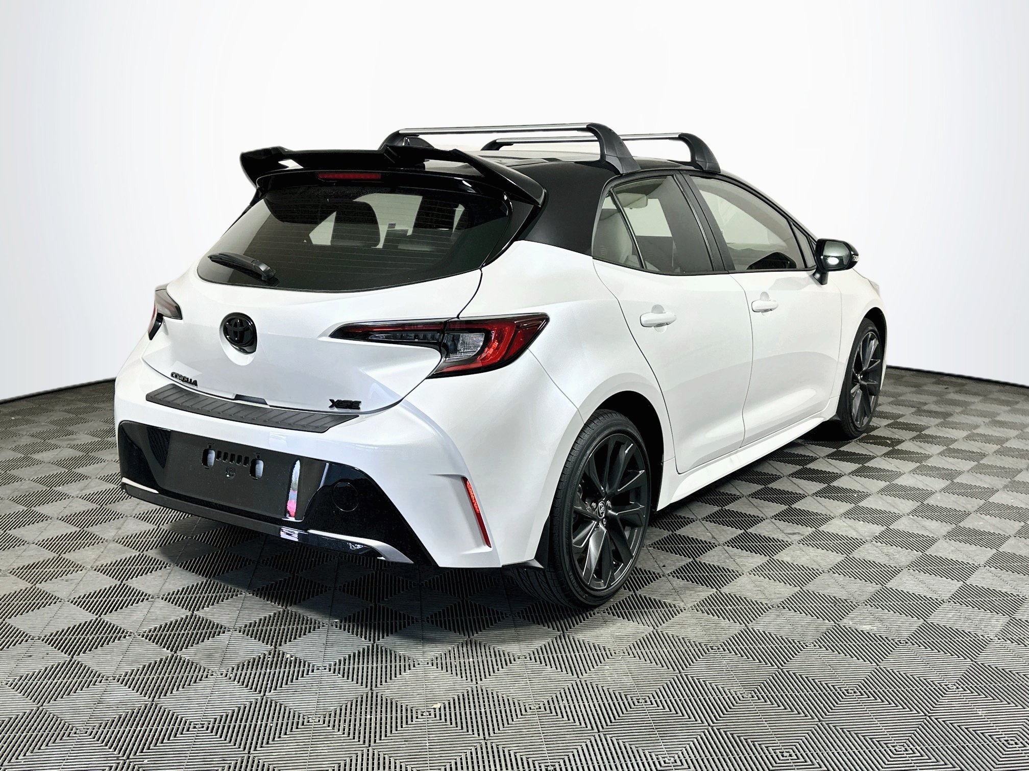 2026 Toyota Corolla Hatchback XSE - Photo 7