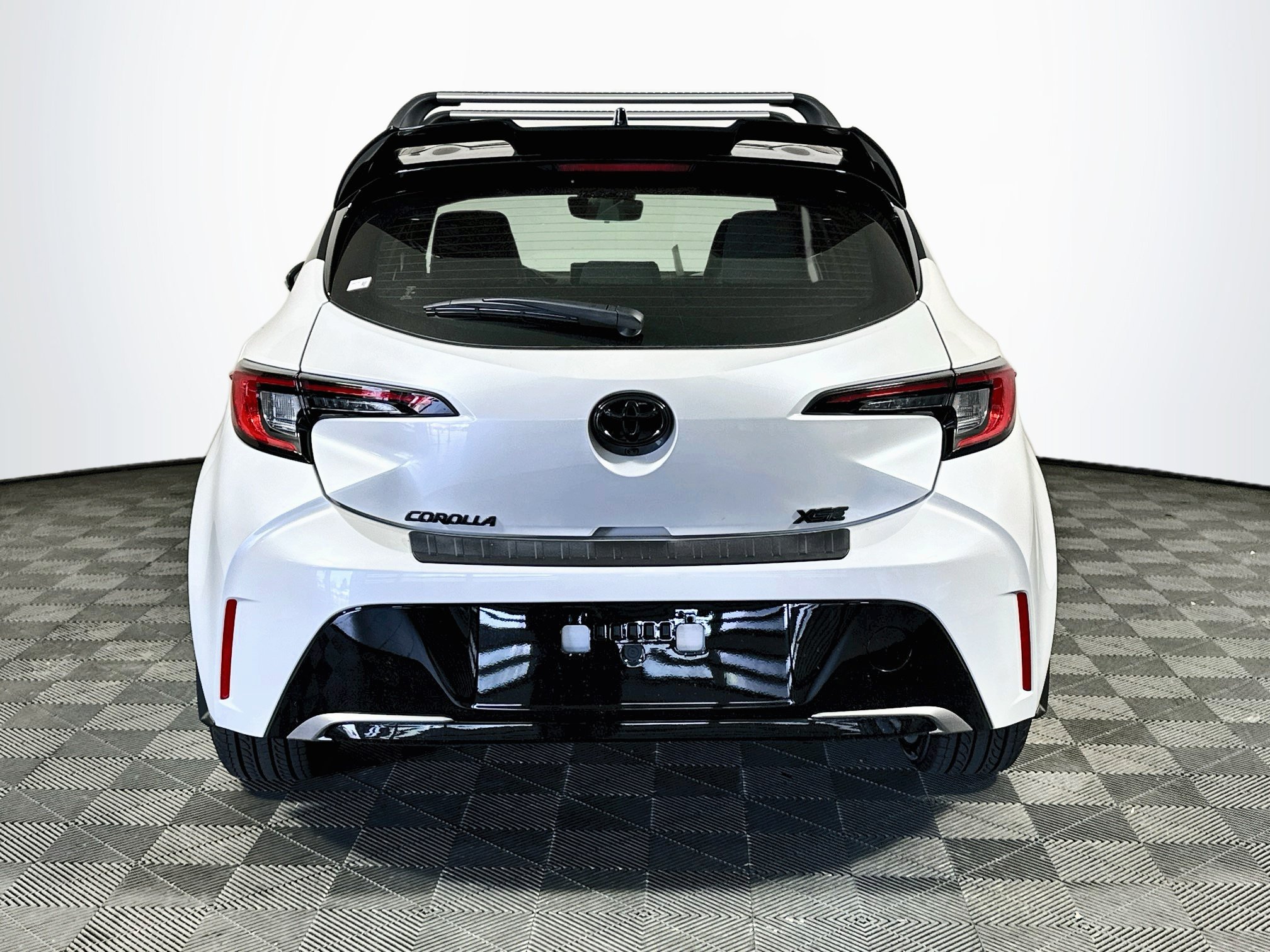 2026 Toyota Corolla Hatchback XSE - Photo 6
