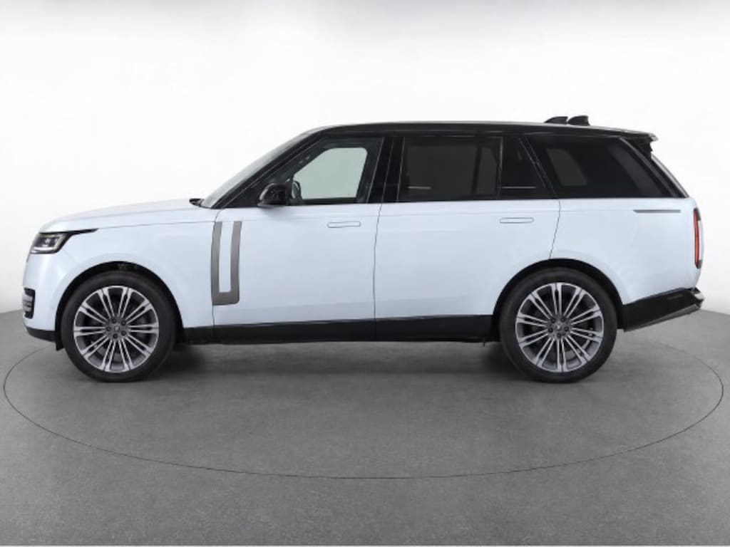Used 2025 Land Rover Range Rover P400 SE SUV