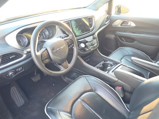 Used 2025 Chrysler Pacifica Limited Van Passenger Van