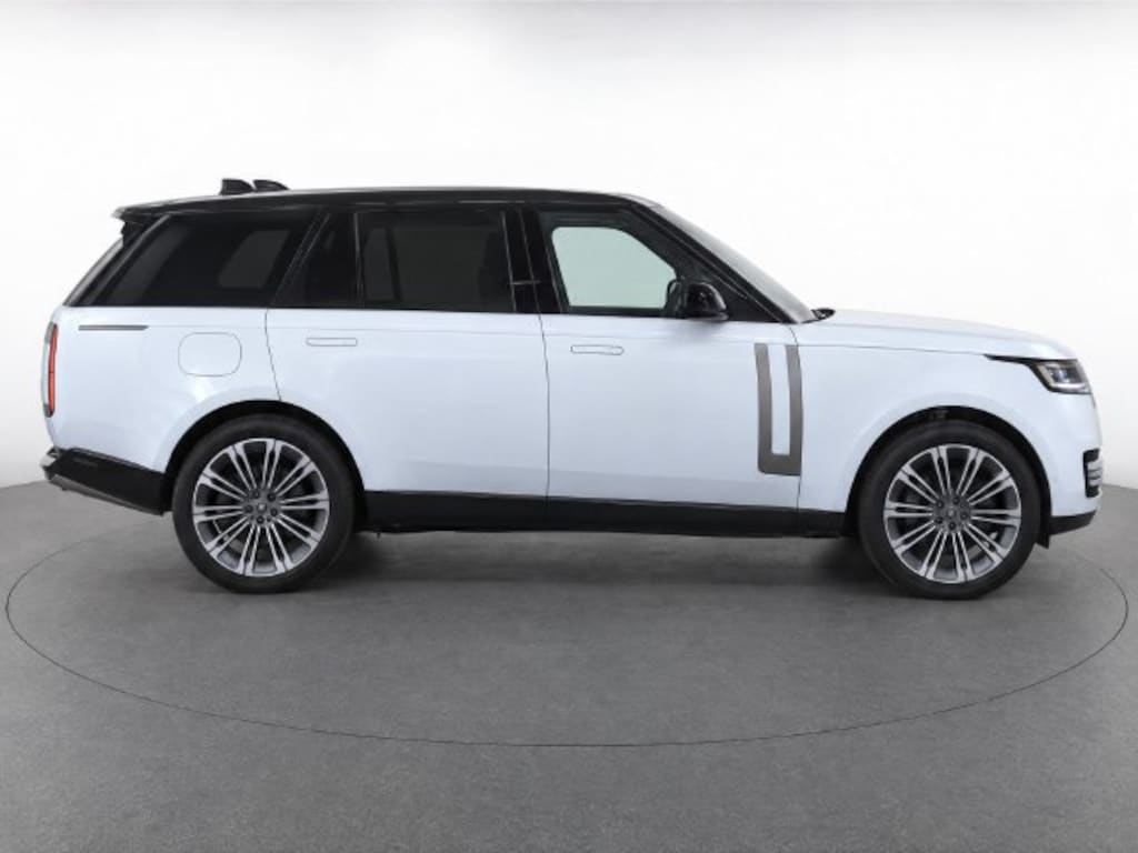 Used 2025 Land Rover Range Rover P400 SE SUV