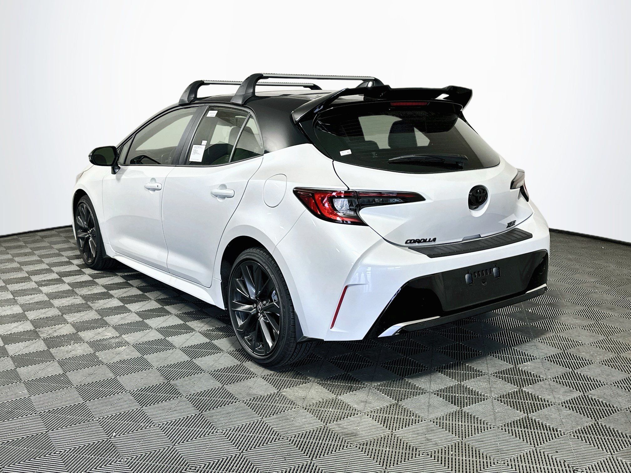 2026 Toyota Corolla Hatchback XSE - Photo 5