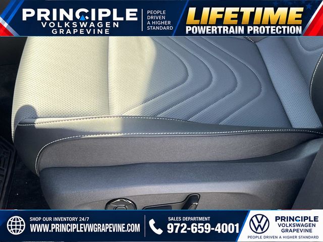 2026 Volkswagen Tiguan SE - Photo 13
