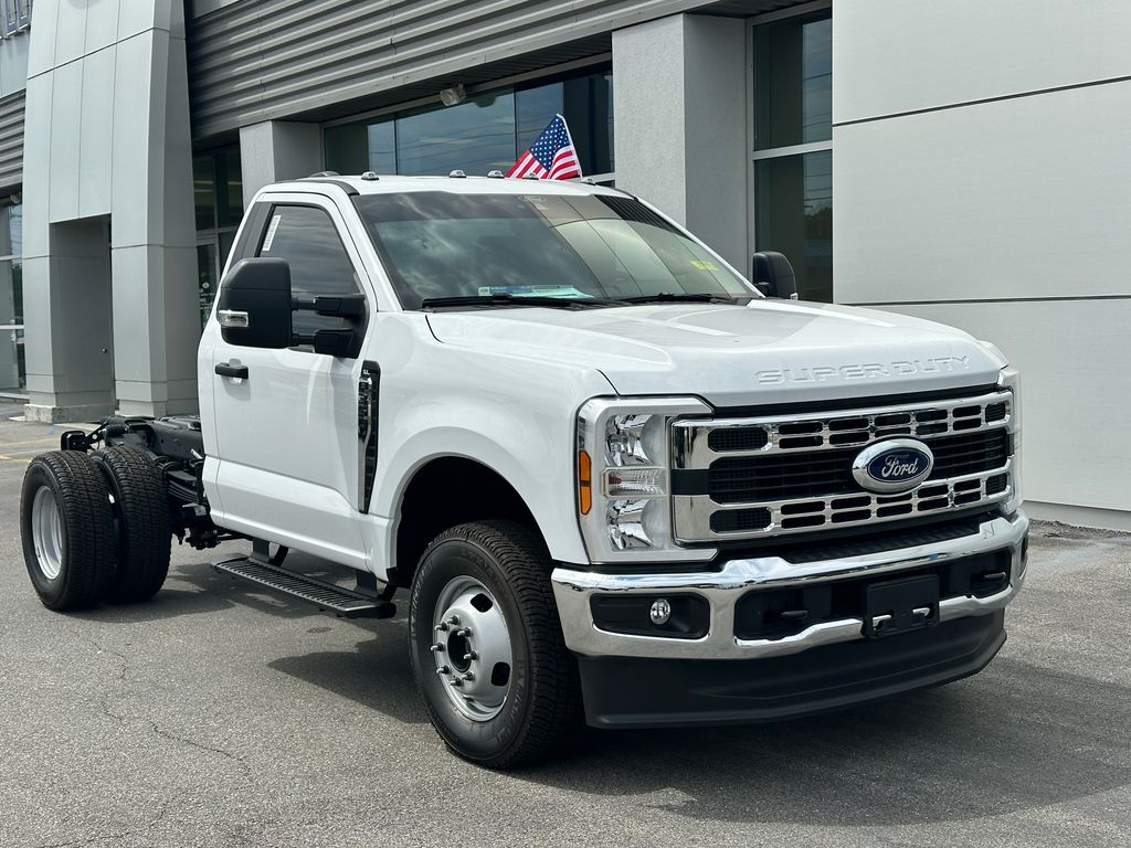 2026 Ford F-350 Super Duty Chassis Cab