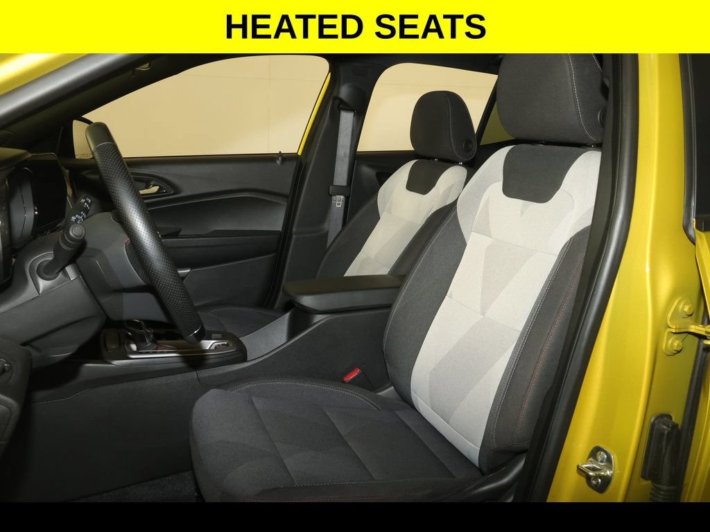 Used 2025 Chevrolet Trax 1RS SUV