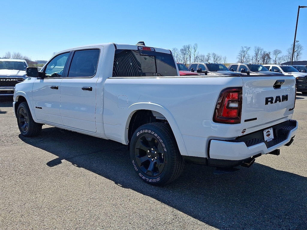 New 2026 Ram 1500 BIG HORN CREW CAB 4X4 6'4 BOX Pickup