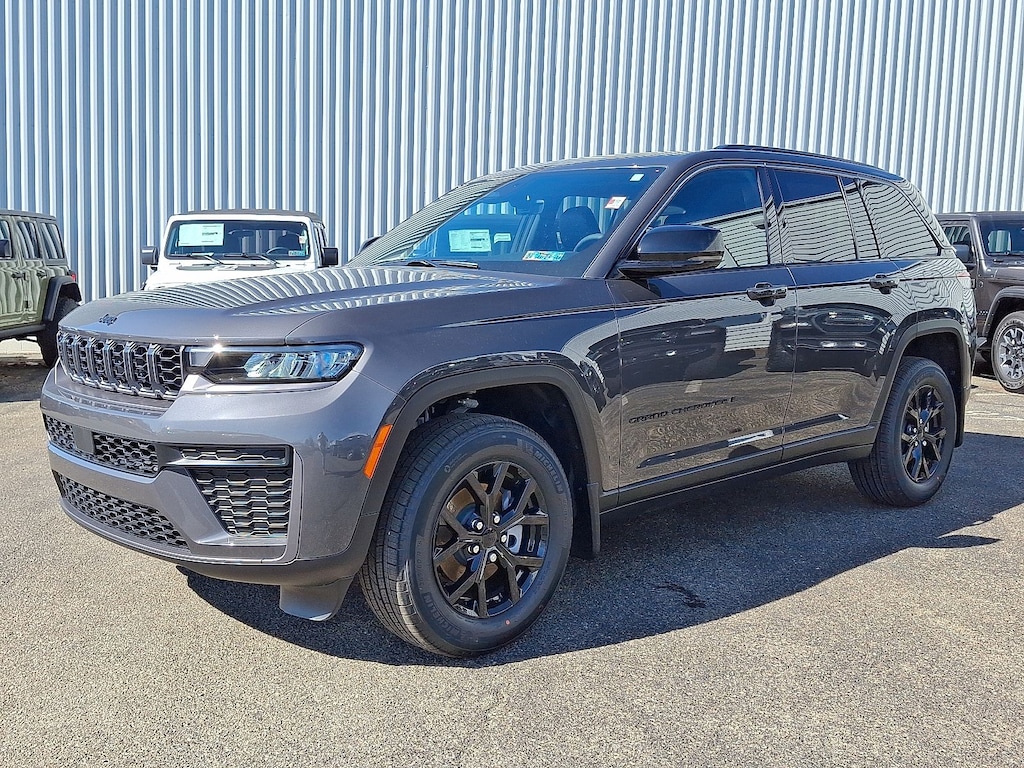 New 2026 Jeep Grand Cherokee LAREDO ALTITUDE 4X4 Sport Utility